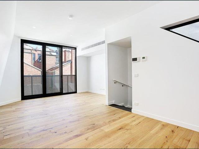 Townhouse for rent in Fitzroy, Melbourne