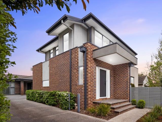 Townhouse for sale in Blackburn North, Melbourne