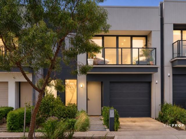 Townhouse for sale in Sunshine North, Melbourne