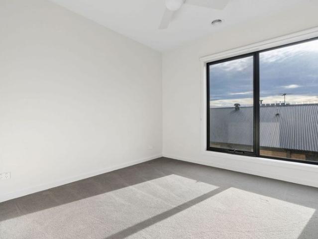 Townhouse for rent in Camerons Creek, Victoria