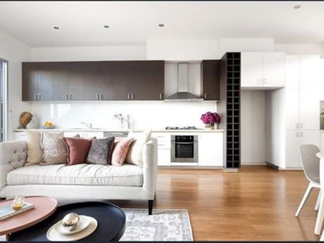 Townhouse for rent in Carlton North, Melbourne