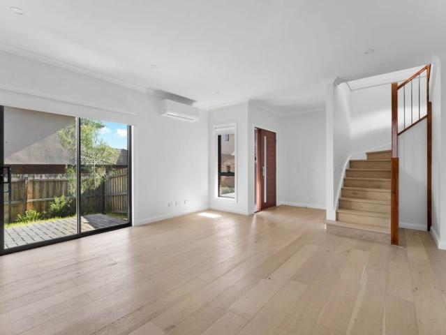 Townhouse for rent in Camerons Creek, Victoria
