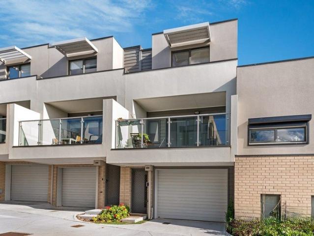 Townhouse for rent in Camerons Creek, Victoria