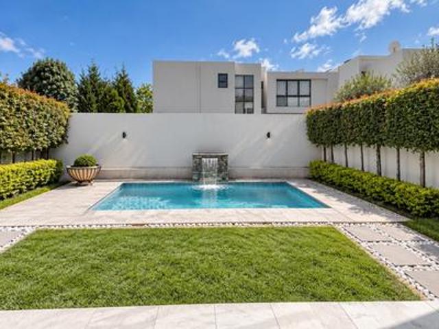 House for sale in Sandton, City of Johannesburg Metropolitan Municipality