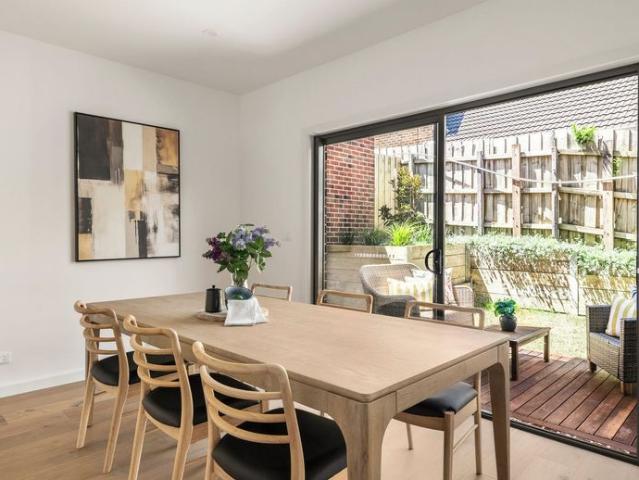 Townhouse for rent in Doncaster East, Melbourne
