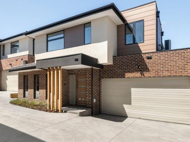 Townhouse for rent in Doncaster East, Melbourne
