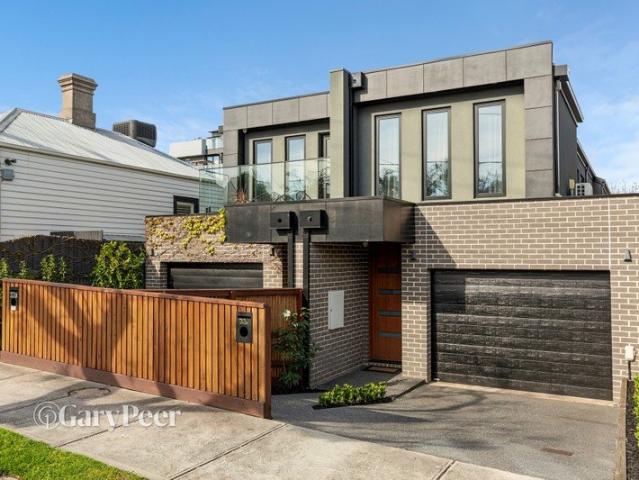 Townhouse for sale in Caulfield South, Melbourne