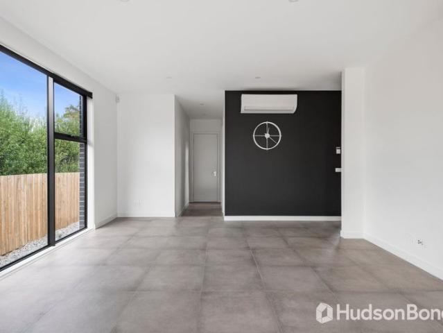 Townhouse for rent in Camerons Creek, Victoria