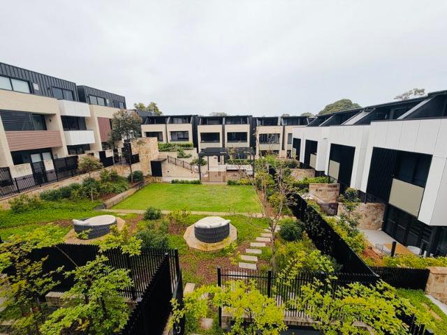 Townhouse for sale in Lower North Shore, Sydney