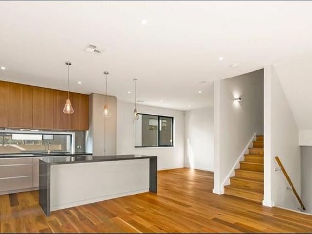 Townhouse for rent in Camerons Creek, Victoria