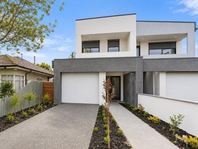 Townhouse for rent in Hampton East, Melbourne