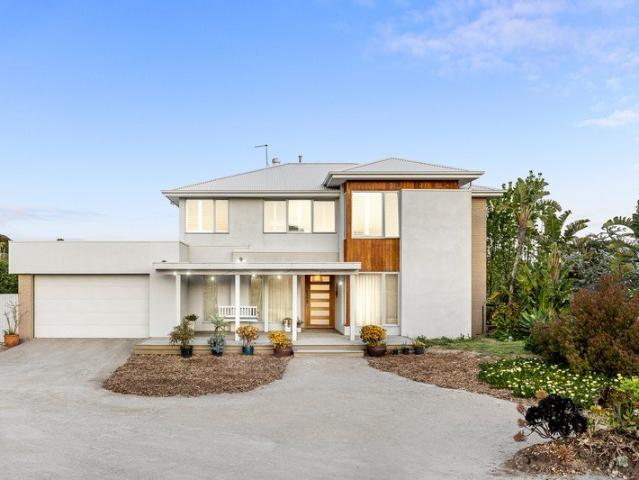 Cottage for sale in Bittern, Melbourne