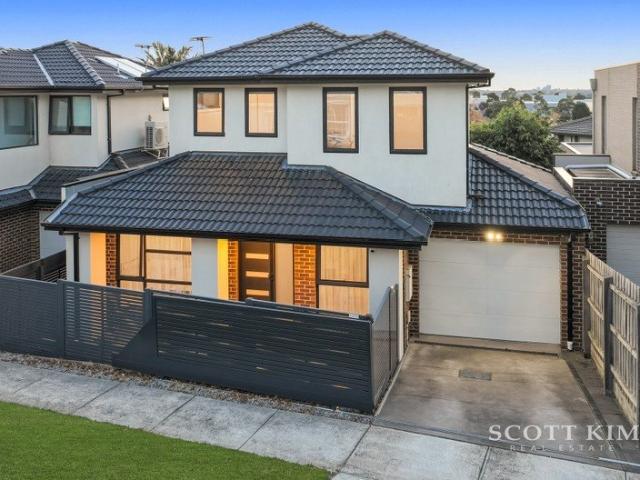 Townhouse for sale in Camerons Creek, Victoria