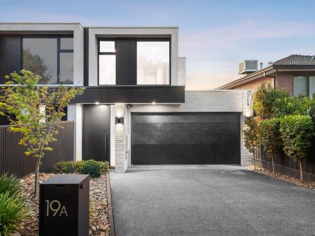 Townhouse for sale in Bulleen, Melbourne