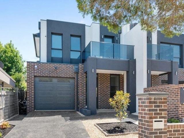 Townhouse for rent in Bentleigh, Melbourne