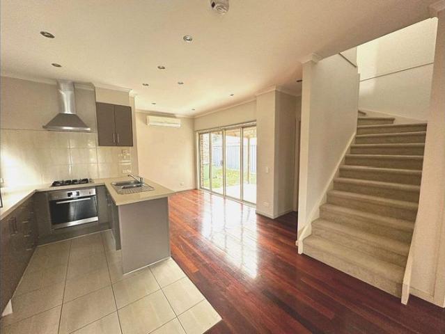Townhouse for rent in Heidelberg West, Melbourne