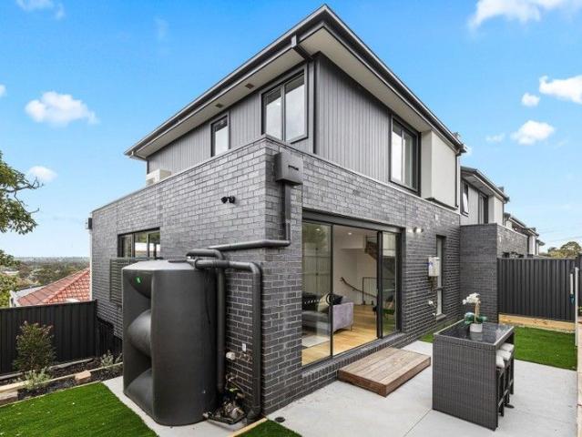Townhouse for sale in Camerons Creek, Victoria