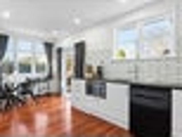 House for sale in College Estate
