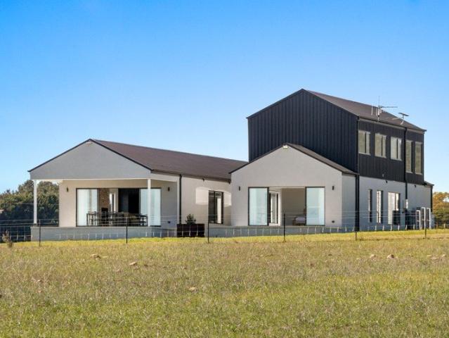 Cottage for sale in Lake Bathurst, New South Wales