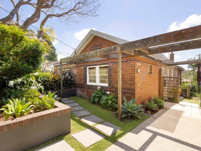 House for sale in Lower North Shore, Sydney