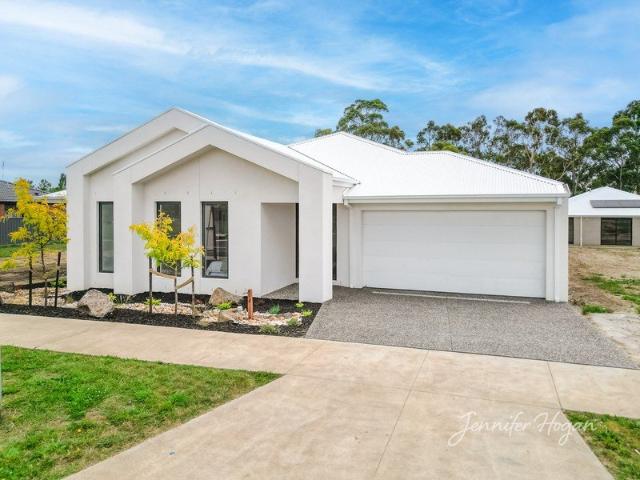 House for sale in Drouin, Victoria