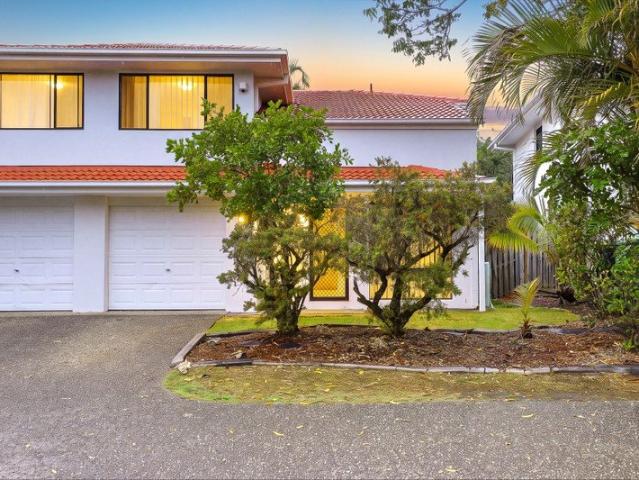 Townhouse for sale in Arundel, Gold Coast City
