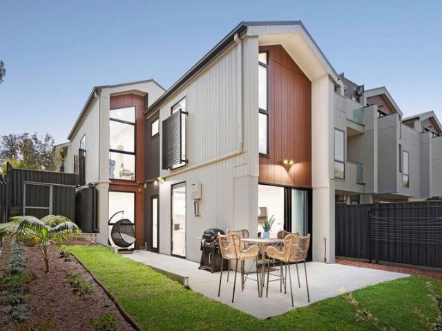 Townhouse for sale in Airport West, Melbourne