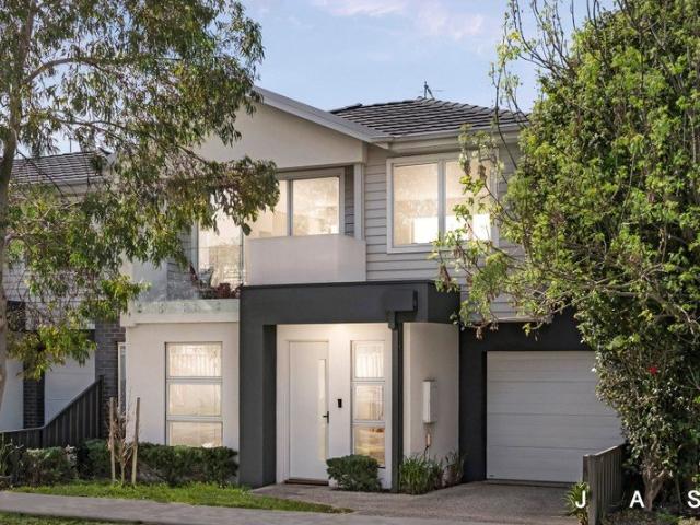 Townhouse for sale in Camerons Creek, Victoria