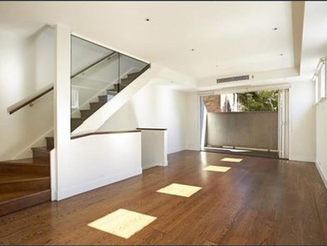 Townhouse for rent in South Yarra, Melbourne