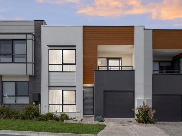 Townhouse for sale in Aurora Estate, Melbourne