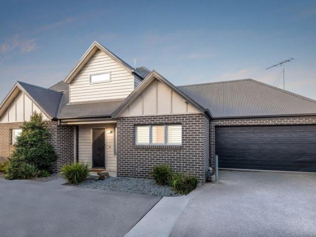 Townhouse for sale in Geelong, Victoria