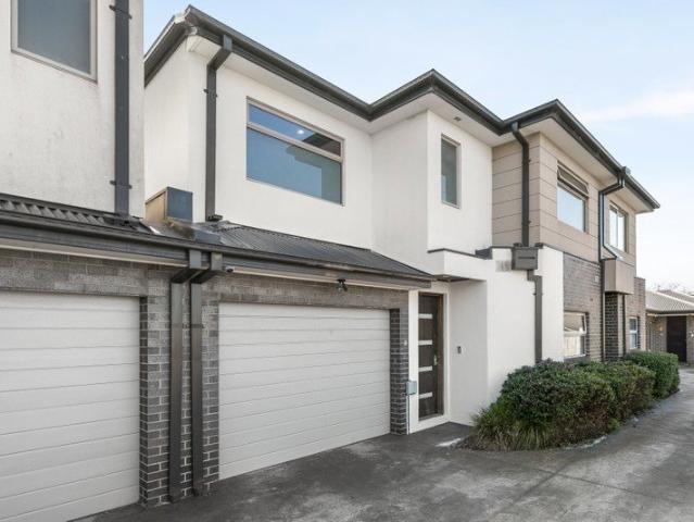 Townhouse for sale in Camerons Creek, Victoria