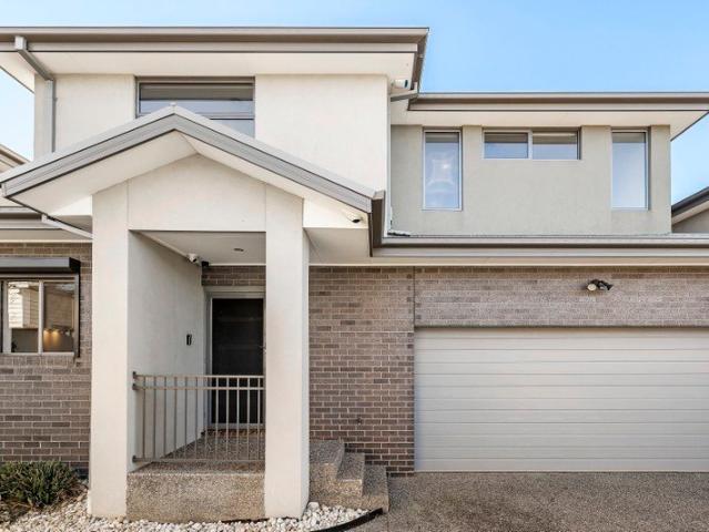 Townhouse for sale in Camerons Creek, Victoria
