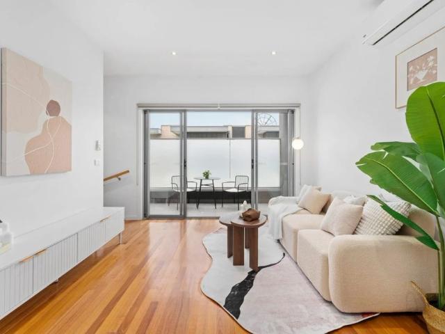 Townhouse for rent in Box Hill North, Melbourne