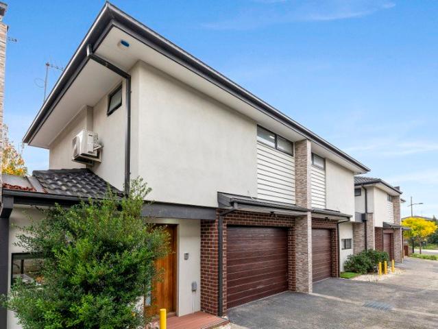 Townhouse for sale in Camerons Creek, Victoria