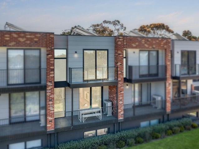 Townhouse for sale in Geelong, Victoria