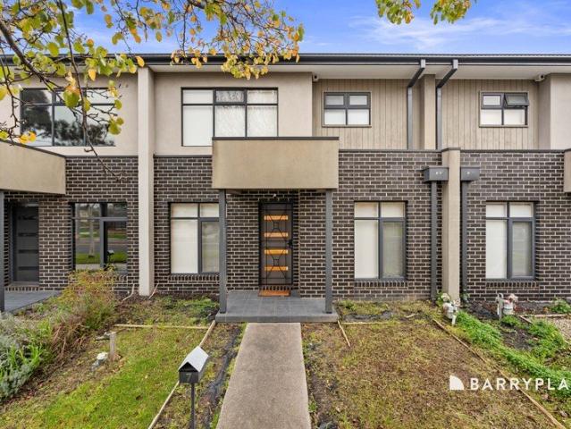 Townhouse for sale in Camerons Creek, Victoria
