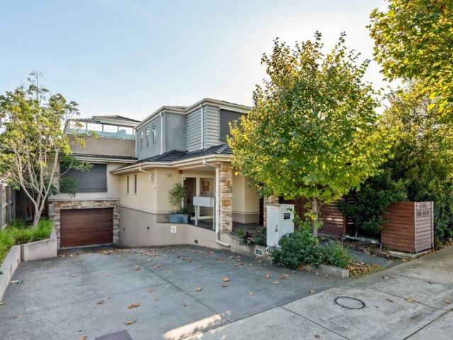 Townhouse for sale in Camerons Creek, Victoria