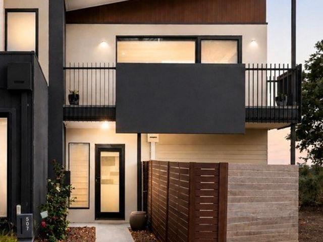 Townhouse for sale in Camerons Creek, Victoria