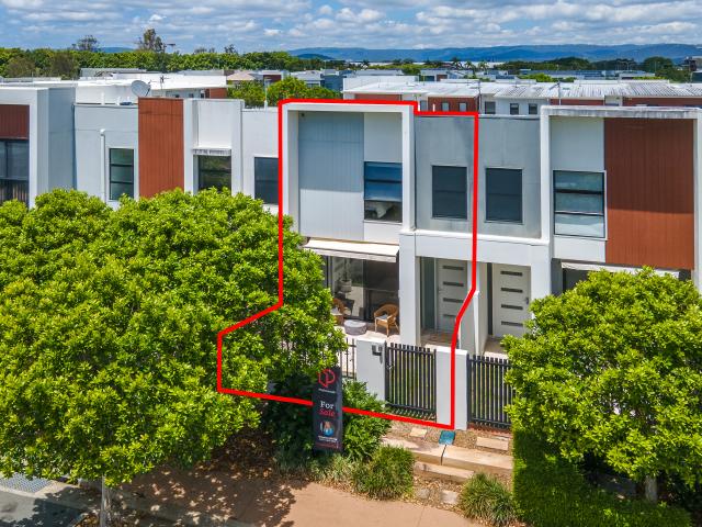 Townhouse for sale in Fernbrook, Queensland