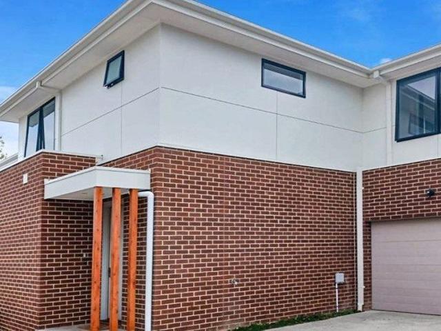 Townhouse for rent in Box Hill North, Melbourne