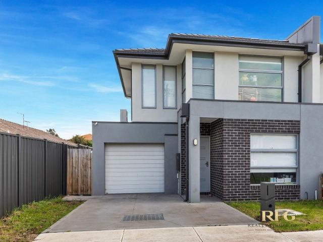 Townhouse for sale in Camerons Creek, Victoria