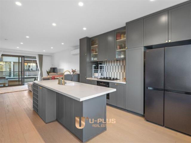 Townhouse for sale in Glen Waverley, Melbourne