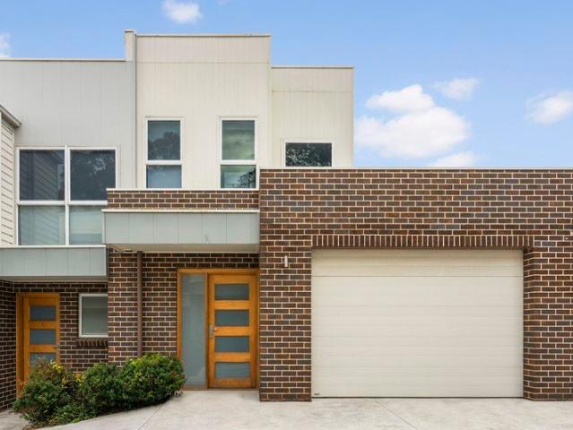 Townhouse for sale in Wollongong West, New South Wales