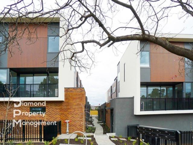 Townhouse for rent in Burwood, Melbourne