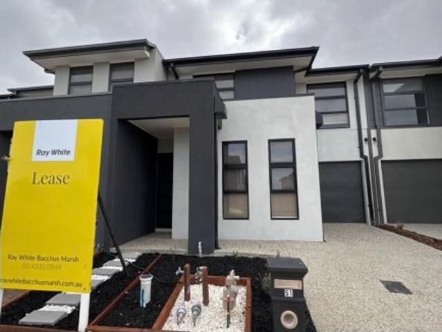 Townhouse for rent in Camerons Creek, Victoria
