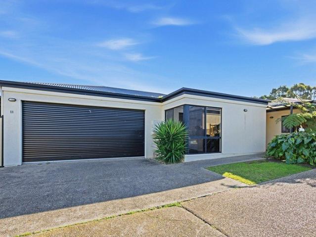 Townhouse for sale in Maffra, Victoria