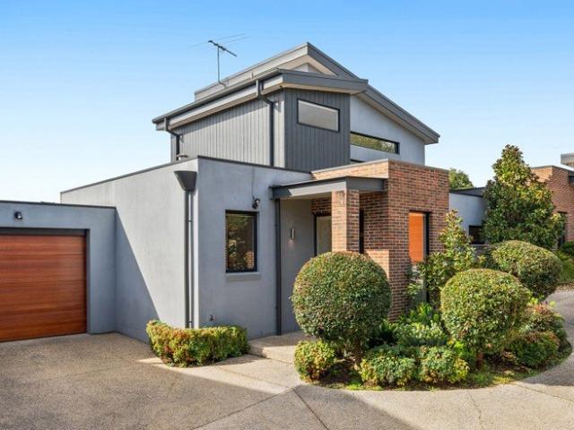 Townhouse for sale in Camerons Creek, Victoria