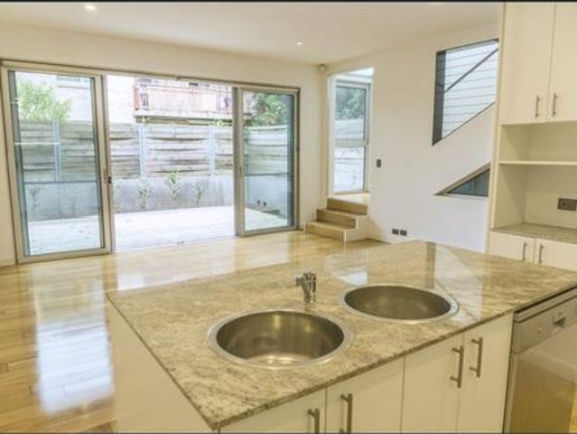 Townhouse for rent in Sydney, New South Wales