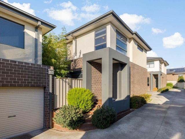 Townhouse for sale in Camerons Creek, Victoria